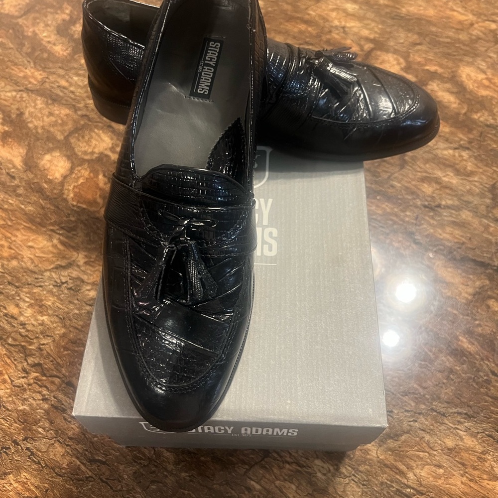 Stacy Adams Glossy Black Crocodile Pattern Loafers